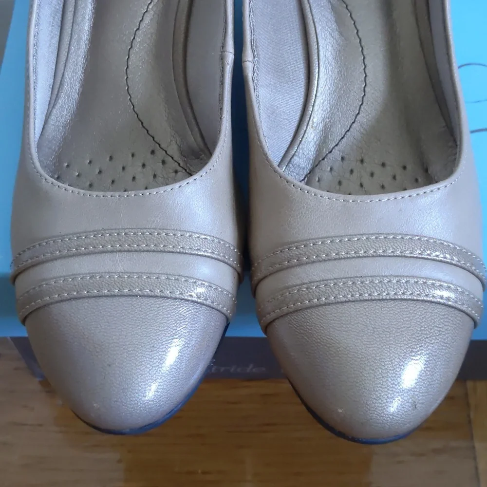 ❌DONATED Comfy beige nude soft system wedge heels - Picture 5 of 11